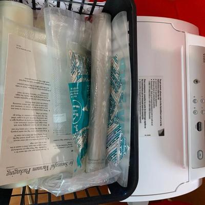 Foodsaver V2460 Sealer w/ Bags