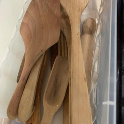 Huge Kitchen Lot Knives Knife Storage Block Cooking Utensils Measuring Cups Rolling Pin Much More