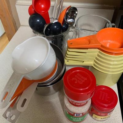 Huge Kitchen Lot Knives Knife Storage Block Cooking Utensils Measuring Cups Rolling Pin Much More