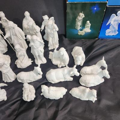 Lot of 34 pieces Avon Nativity Collection