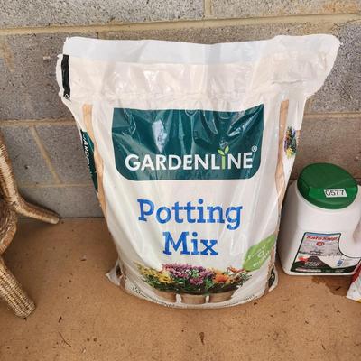 Potting soil Ice Melt Lot