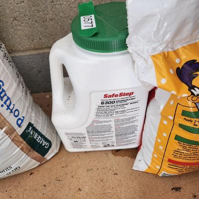Potting soil Ice Melt Lot