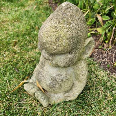 Concrete Statue Yard Garden Art 13"
