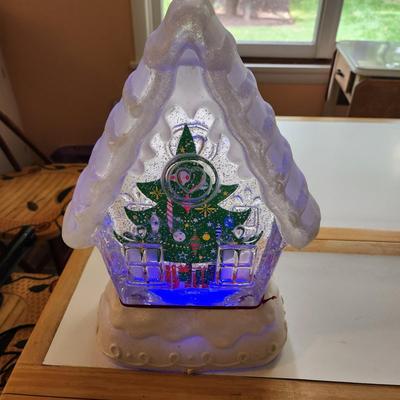 Hallmark Christmas Home Sweet Home Jumbo Lighted Snow Globe working