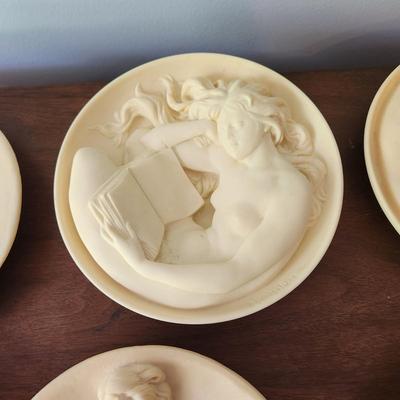 6 Bradex Collectors Plates