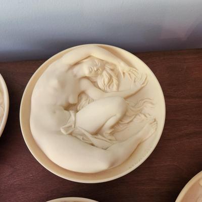 6 Bradex Collectors Plates