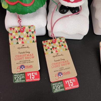 5 Hallmark Peanuts Gang Christmas Light Show