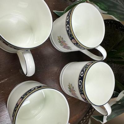 set of 4 Wedgwood Mugs Runnymede