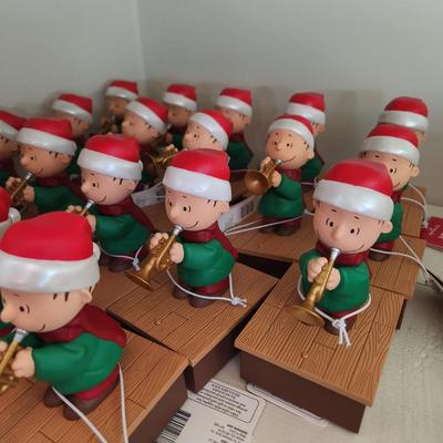 19 Hallmark Peanuts Linus Wireless Band member with tags