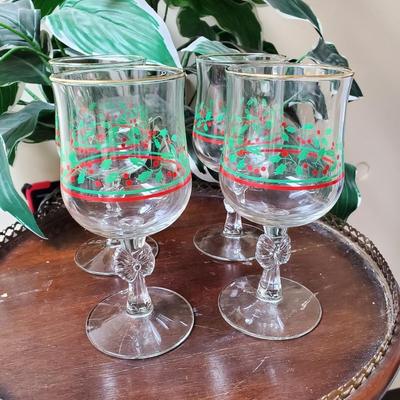 Set of 4 Holiday Libbey Wine or Water Glasses