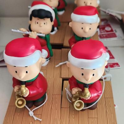 Lot of 8 Hallmark Charlie Brown & Lucy Band Members w tags