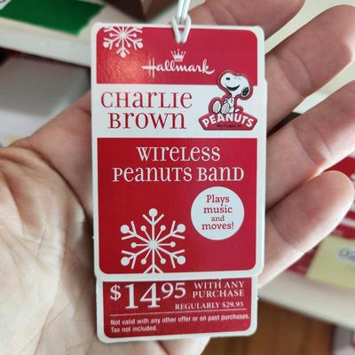 Lot of 8 Hallmark Charlie Brown & Lucy Band Members w tags
