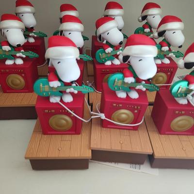 11 Hallmark Snoopy Wireless Peanuts Band Member w tags