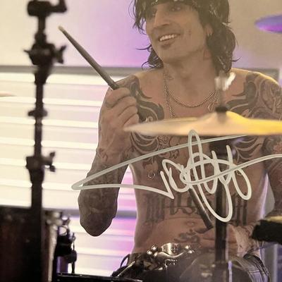 Motley Crue Tommy Lee signed photo