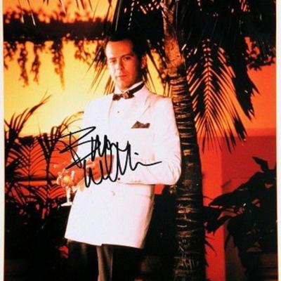 Bruce Willis signed Moonlighting photo 