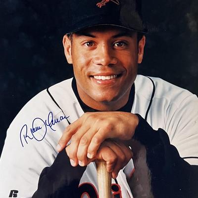 Roberto Alomar signed photo