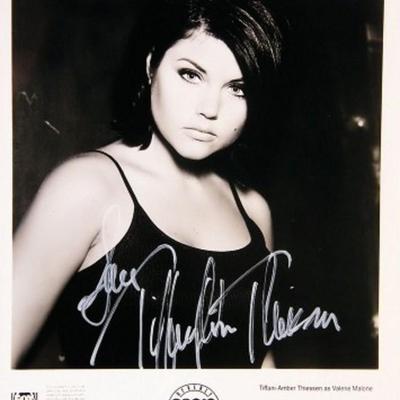 Tiffani Amber Thiessen signed promo photo 