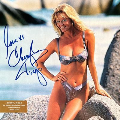 Cheryl Tiegs signed Magazine Page