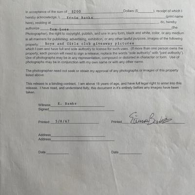 Ernie Banks signed 1967 LUSS photography contract