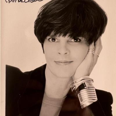 Ali MacGraw signed photo