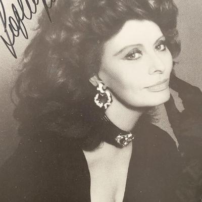 Sophia Loren signed photo