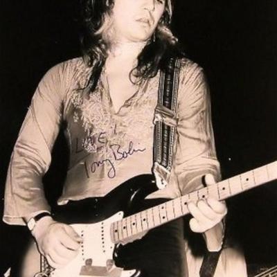 Badfingers Tommy Bolin signed photo