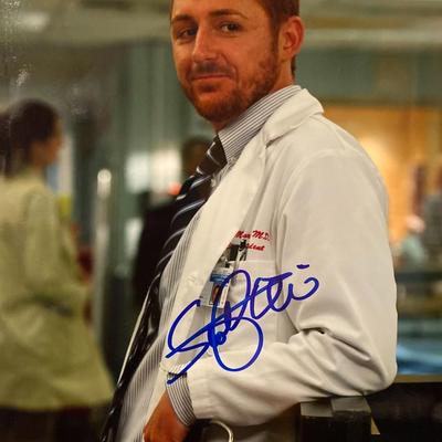 ER Scott Grimes signed photo
