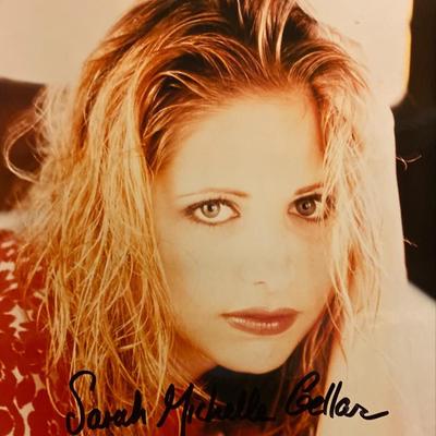 Sarah Michelle Gellar signed photo