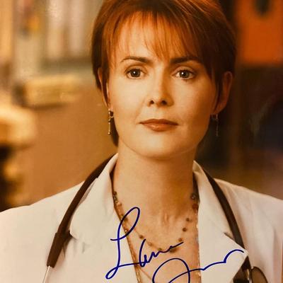 Laura Innes signed photo
