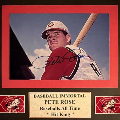 Pete Rose signed photo