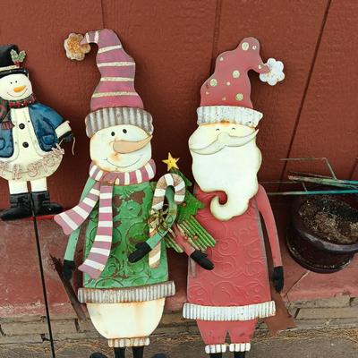 4 METAL HOLIDAY YARD DECOR