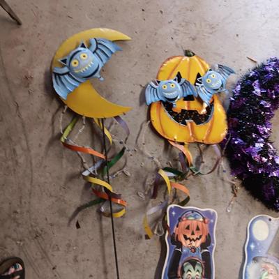 OUTDOOR HALLOWEEN DECORATIONS