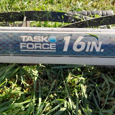 Wonderful working Task Force 16 in. push mower