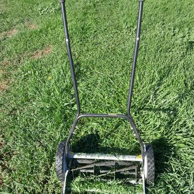 Wonderful working Task Force 16 in. push mower