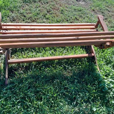 Beautiful lightweight spring bench