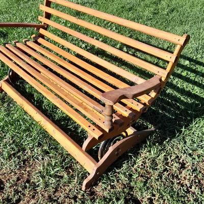 Beautiful lightweight spring bench