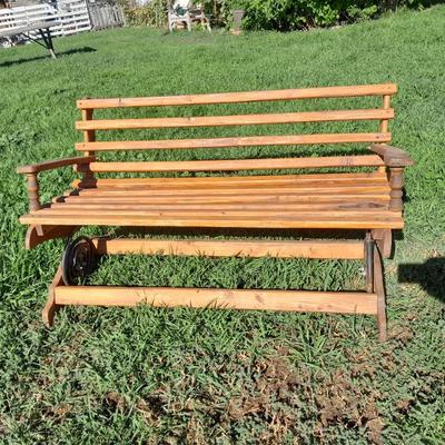 Beautiful lightweight spring bench