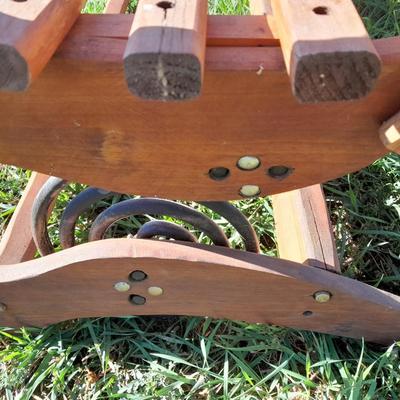 Beautiful lightweight spring bench