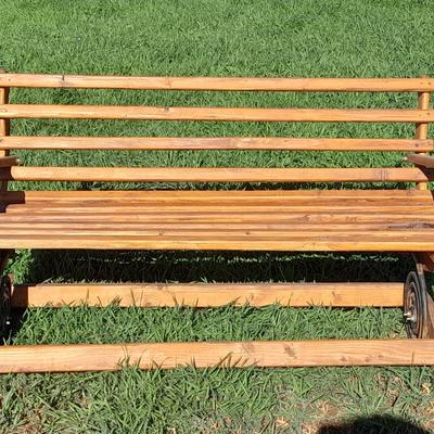Beautiful lightweight spring bench