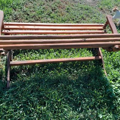 Beautiful lightweight spring bench