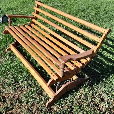 Beautiful lightweight spring bench