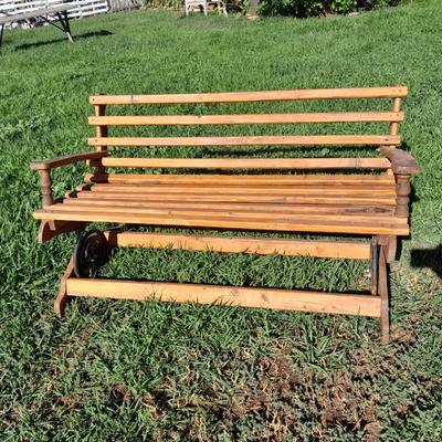 Beautiful lightweight spring bench