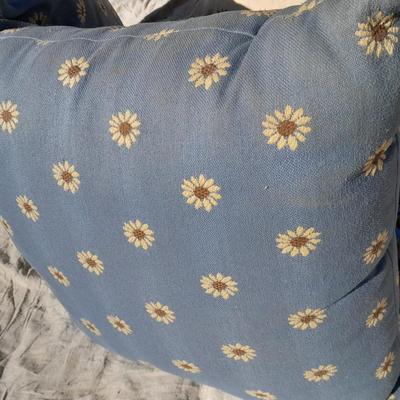 Large sized throw pillows with zippers and a soft lap blanket