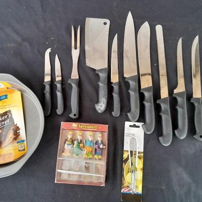 Rogers Knife set - Brand new peeler - Maxine Spreaders and Baker's secret round cake pan
