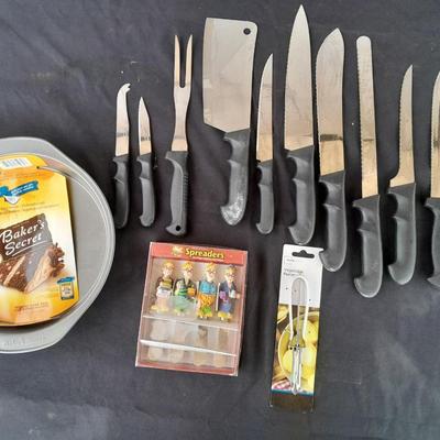 Rogers Knife set - Brand new peeler - Maxine Spreaders and Baker's secret round cake pan