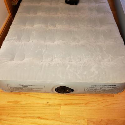 Two Sets of Blow Up Mattresses-Aero Bed Basics (B1-KD)