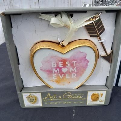 Gifts for mom - Moms are super special! Watch - picture frame water globe - heart with arrows