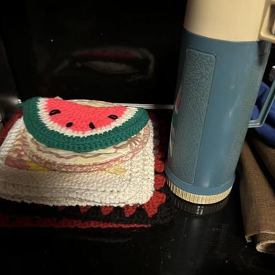 Pot holders, knives, cups