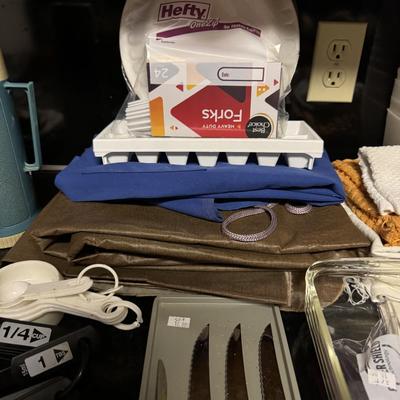 Pot holders, knives, cups