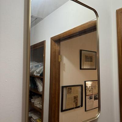 Hanging mirrors